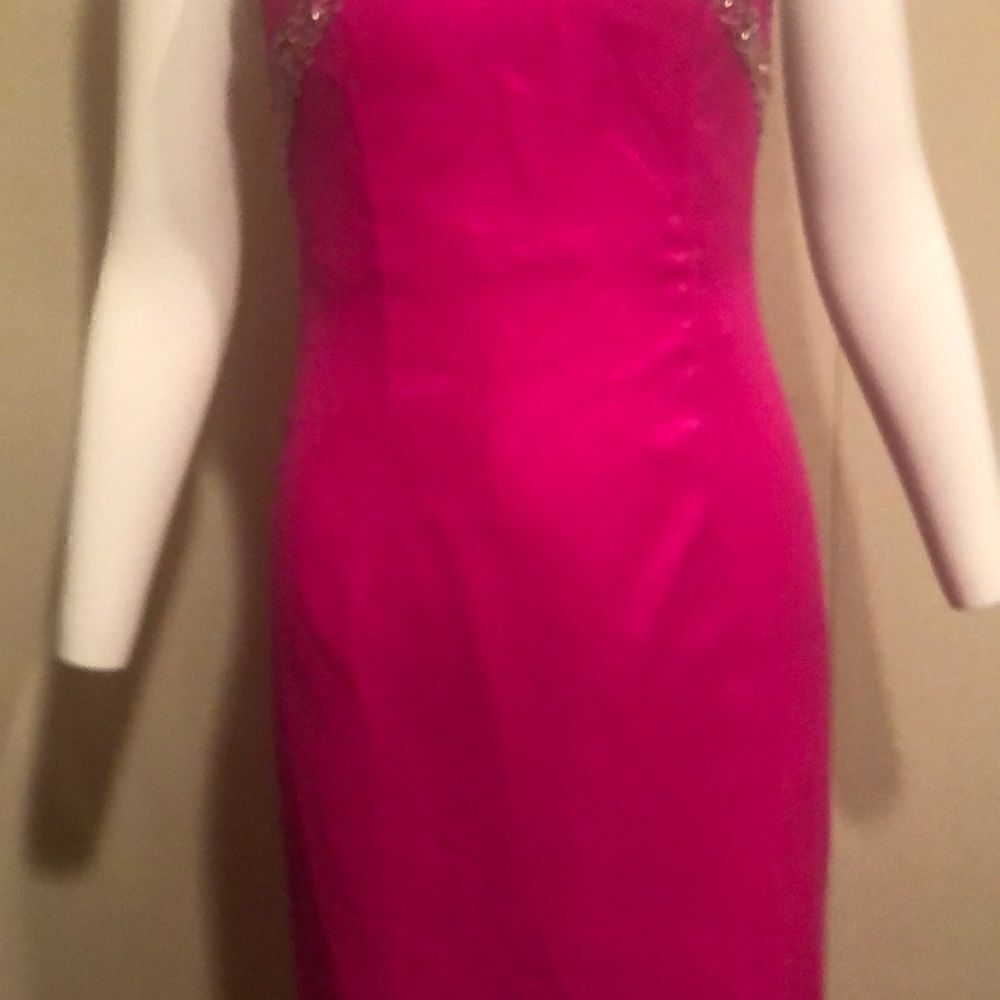 Cassandra 𝐒𝐭𝐨𝐧𝐞 Dress   - Picture 3 of 8